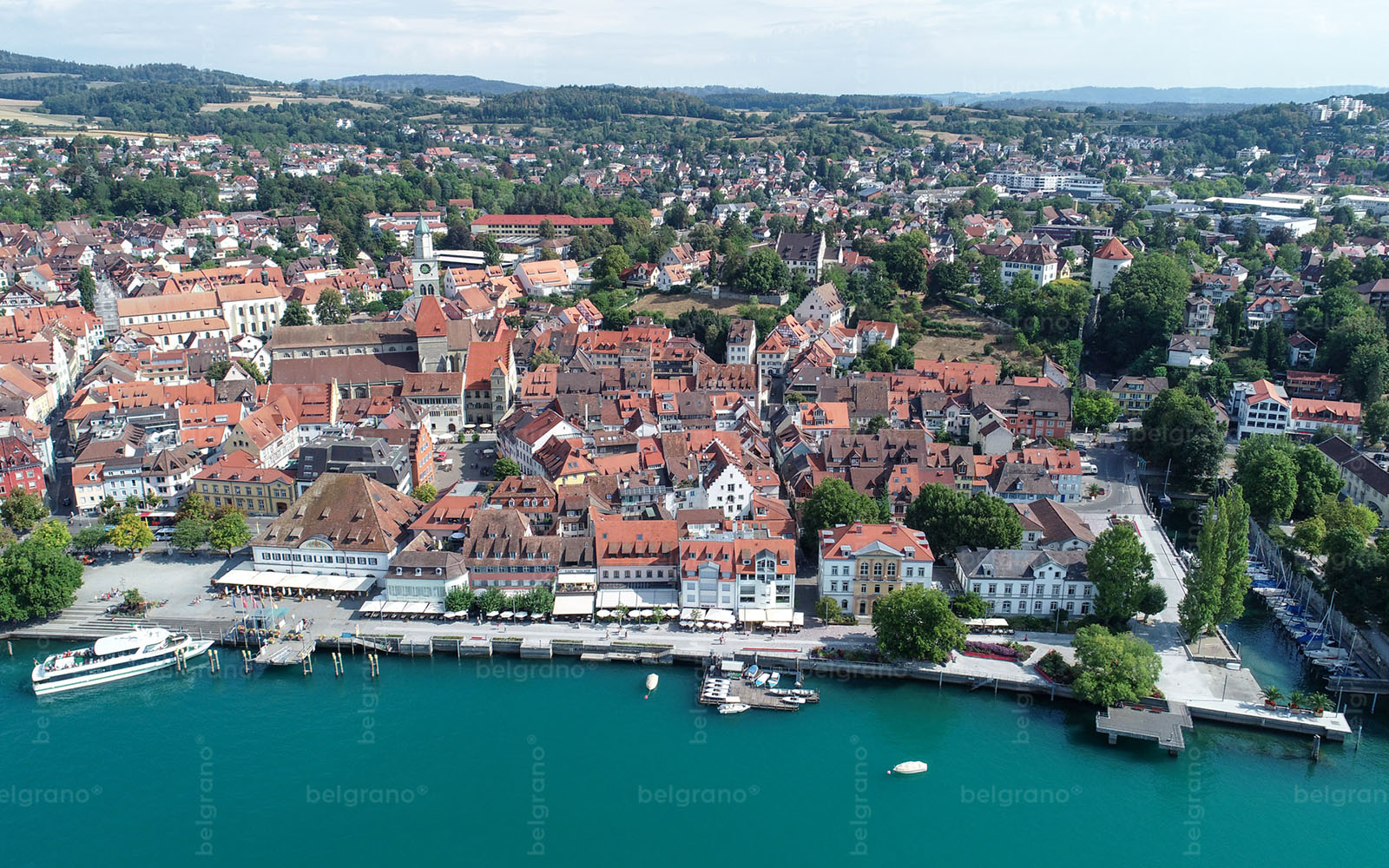 Überlingen - Uferpromenade mit mehrfarbigen belgrano® Natursteinpflaster aus Granit und Porphyr