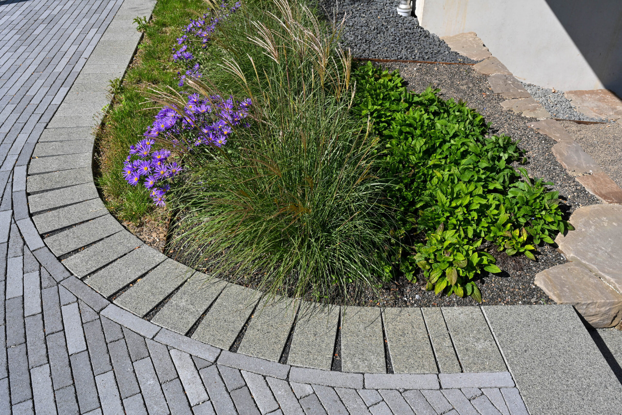 Reusability: belgrano® Natural Stone as a Circular Solution vs. Manufactured Building Materials